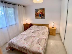 Łóżko lub łóżka w pokoju w obiekcie Clubrent - Townhouse La Merced