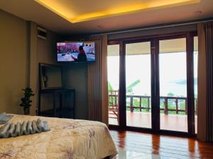 TV a/nebo společenská místnost v ubytování Suncliff Resort