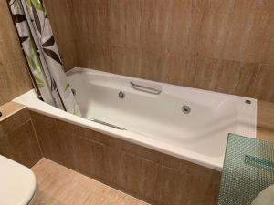 Kúpeľňa v ubytovaní LA SURFERA APARTMENT + 10 fotografií