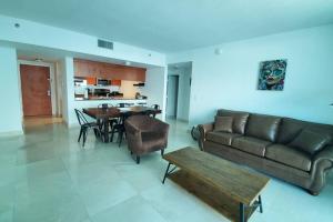 Imagen de la galería de Luxury Penthouse Brickell 3 Bedrooms Free Parking, en Miami