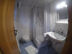 Koupelna v ubytování Haus Weitenstich