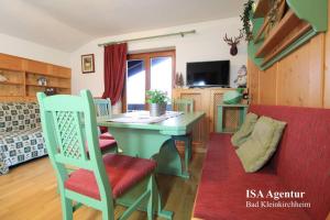 TV a/nebo společenská místnost v ubytování Family Apartment ENZIAN Top 9
