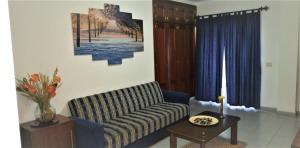 Część wypoczynkowa w obiekcie Cristi Puerto Santiago Apartment by HRTenerife Net