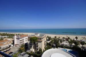 A general sea view or a sea view taken from Az apartmant