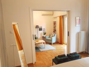 Afbeelding uit fotogalerij van Colourful Apartment in the heart of Athens in Athene