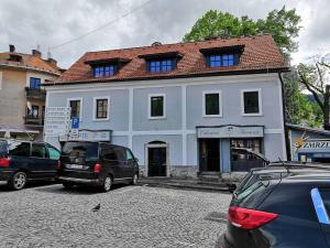 The building in which Az apartmant is located