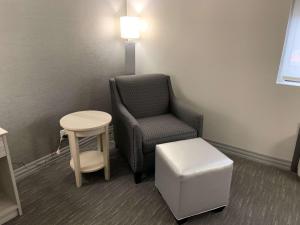 Posezení v ubytování Best Western Plus Clarks Summit Scranton Hotel
