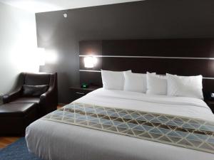 Postel nebo postele na pokoji v ubytování Best Western Duchesne Inn