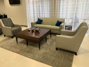 Posezení v ubytování Best Western Plus Clarks Summit Scranton Hotel