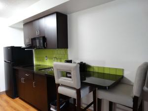 Kuchyň nebo kuchyňský kout v ubytování Best Western Duchesne Inn