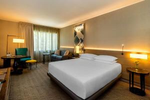 Cama ou camas em um quarto em Hyatt Centric San Isidro Lima