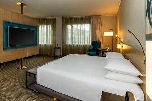 Cama ou camas em um quarto em Hyatt Centric San Isidro Lima