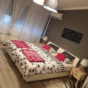 Posteľ alebo postele v izbe v ubytovaní Apartman Jež - free parking, self check in