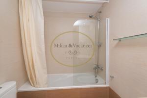 Ένα μπάνιο στο Mikka-Solana CONFORT