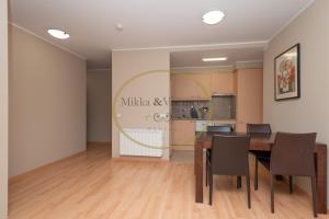 Η κουζίνα ή μικρή κουζίνα στο Mikka-Solana CONFORT