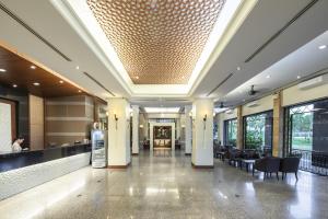 Lobby o reception area sa Station ONE Hotel - Aranyaprateth