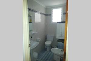 A bathroom at Casa a pie de playa en Las Marinas