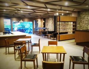 Restavracija oz. druge možnosti za prehrano v nastanitvi Hotel Marina Airport Semarang