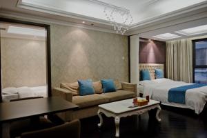 Tempat tidur dalam kamar di Ring Service Apartment 798 Art Zone