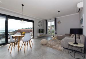 Khu vực ghế ngồi tại Petra's Place - Sea view apartment