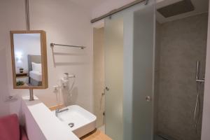 A bathroom at Natura Luxury Boutique Hotel Skopelos