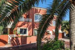 The building in which the holiday home is located
