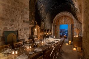 A restaurant or other place to eat at Argos in Cappadocia