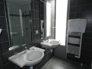 Hôtel Gloria & Avenue tesisinde bir banyo