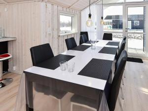 TV a/nebo společenská místnost v ubytování Luxury Lakeside Retreat - By Traum Ferienwohnungen
