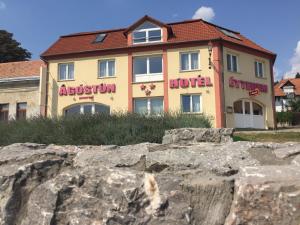 Budova, v ktorej sa hotel nachádza