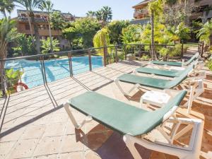 A view of the pool at GRAN BAHIA de Marbella or nearby