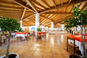Restaurace v ubytování TH Gioiosa Mare - Capo Calavà Village