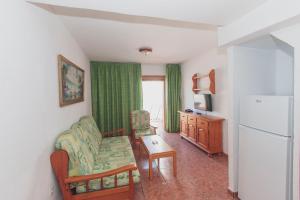 Kuchyň nebo kuchyňský kout v ubytování Montecarlo Apartamento8