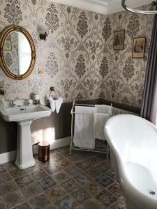 ห้องน้ำของ Chambres d'hôtes du château