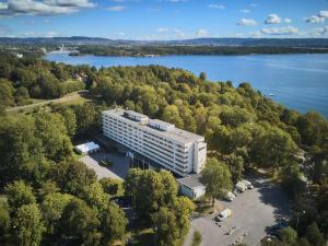 Et luftfoto af Radisson Blu Park Hotel, Oslo