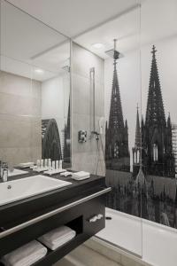 Kamar mandi di Radisson Blu Hotel Köln