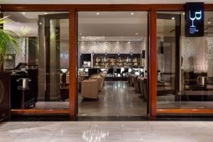 Radisson Blu Hotel, London Heathrow的休息区