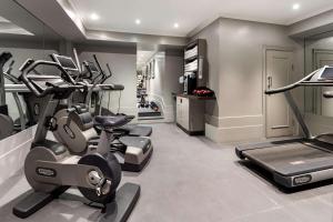 Fitnesscenter och/eller fitnessfaciliteter på Radisson Blu Edwardian Grafton Hotel, London