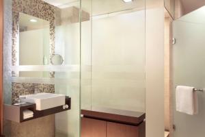 Koupelna v ubytování AIHO Hotel Medan