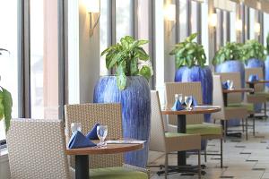 DoubleTree by Hilton Corpus Christi Beachfront餐厅或其他用餐的地方