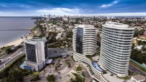 Vedere generală la Maputo sau o vedere a orașului de la acest hotel
