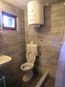 Koupelna v ubytování Holz Haus Banja Luka