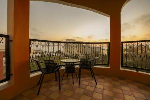 Ein Balkon oder eine Terrasse in der Unterkunft Shi Guang Sea View