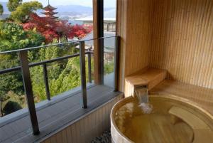 山景或在酒店看到的山景