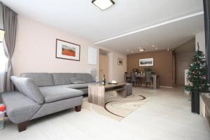 Ein Sitzbereich in der Unterkunft Wellness Simply Relax - Chopok- privátna vírivka, sauna