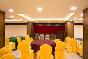 Posezení v ubytování Hotel Yellow Pagoda Pokhara
