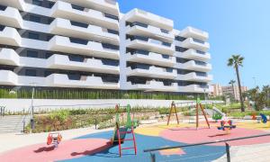 Plac zabaw dla dzieci w obiekcie MyFlats Luxury Arenales