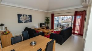 Posezení v ubytování Cabanas Beach Amazing 2 Bedroom Penthouse WPCB34