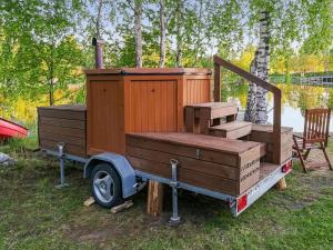 AlvettulaにあるHoliday Home Peltokorte by Interhomeの木製トラック