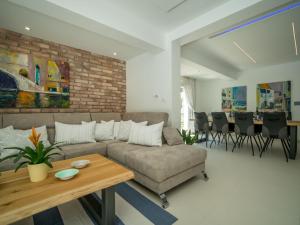 Posezení v ubytování Holiday Home Anđela by Interhome